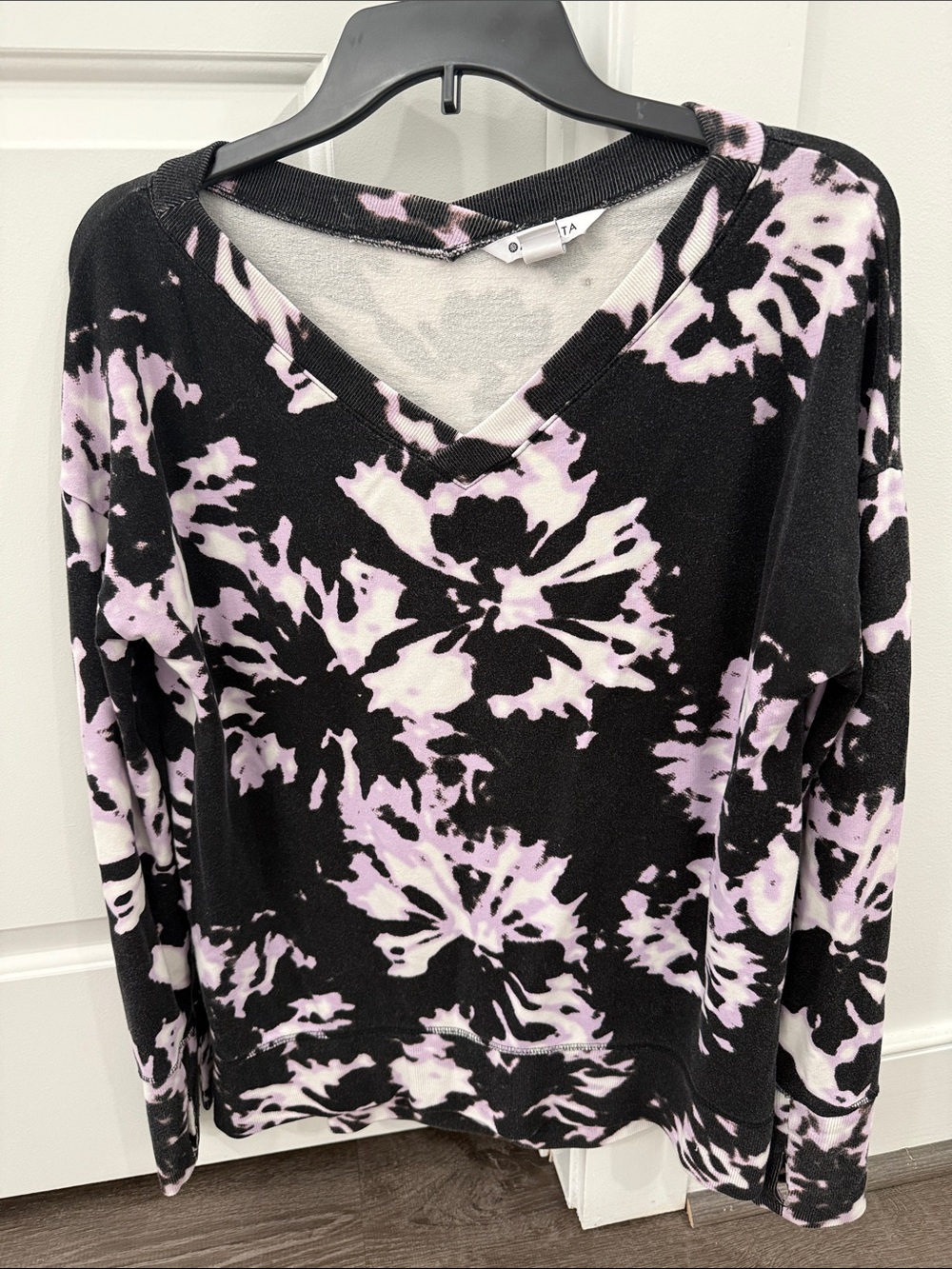 Athleta Black and Light Purple Tie-Dye V‑Neck Top